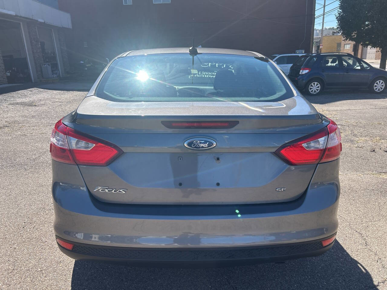 Used 2013 Ford Focus SE w/ SE Winter Pkg image 6
