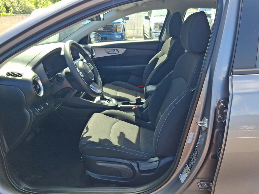 Used 2024 Kia Forte LXS w/ LXS Technology Package FWD image 15