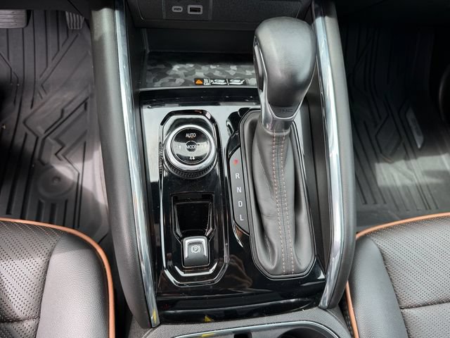 Used 2024 GMC Canyon AT4 w/ AT4 Premium Package AWD/4WD image 19