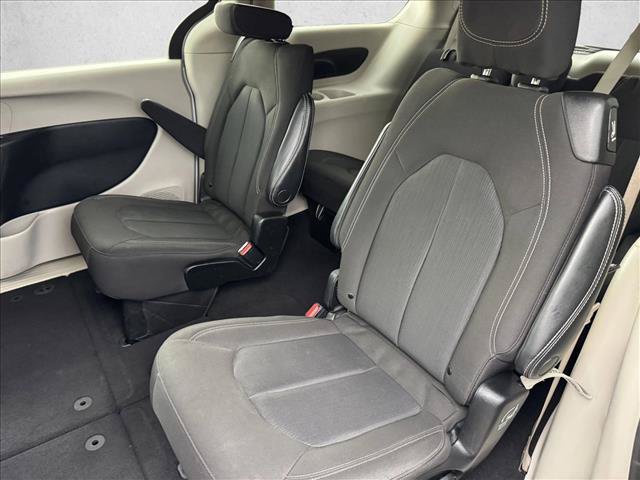 Used 2022 Chrysler Voyager LX FWD image 17