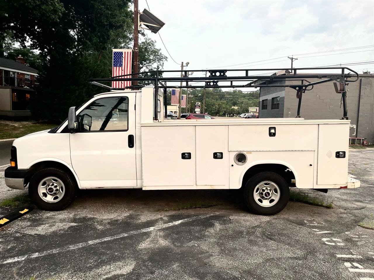 Used 2015 GMC Savana 3500 RWD image 11