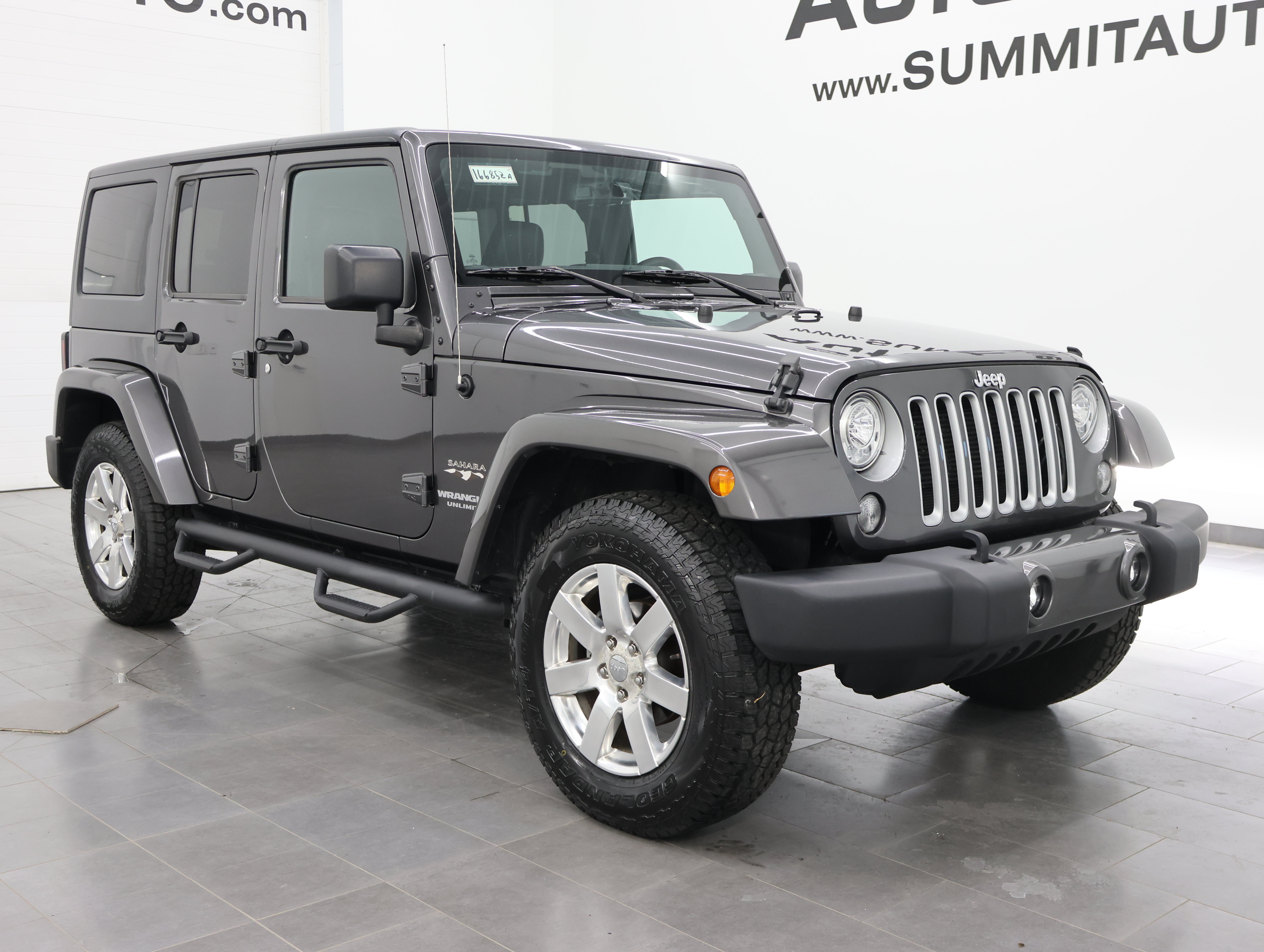 Used 2017 Jeep Wrangler Unlimited Sahara w/ Connectivity Group AWD/4WD image 2