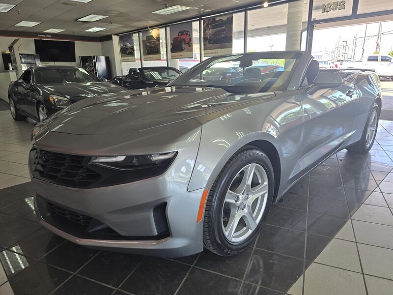 Used 2023 Chevrolet Camaro LT RWD image 1