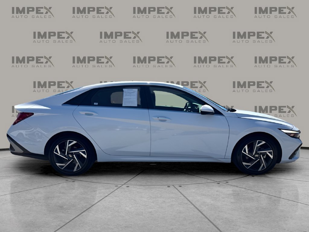 Used 2025 Hyundai Elantra SEL FWD image 6
