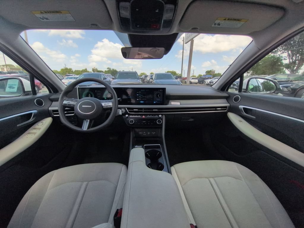 Used 2025 Hyundai Sonata SEL FWD image 25