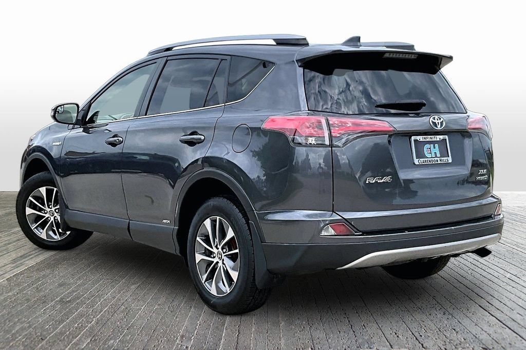 Used 2018 Toyota RAV4 XLE AWD/4WD image 6