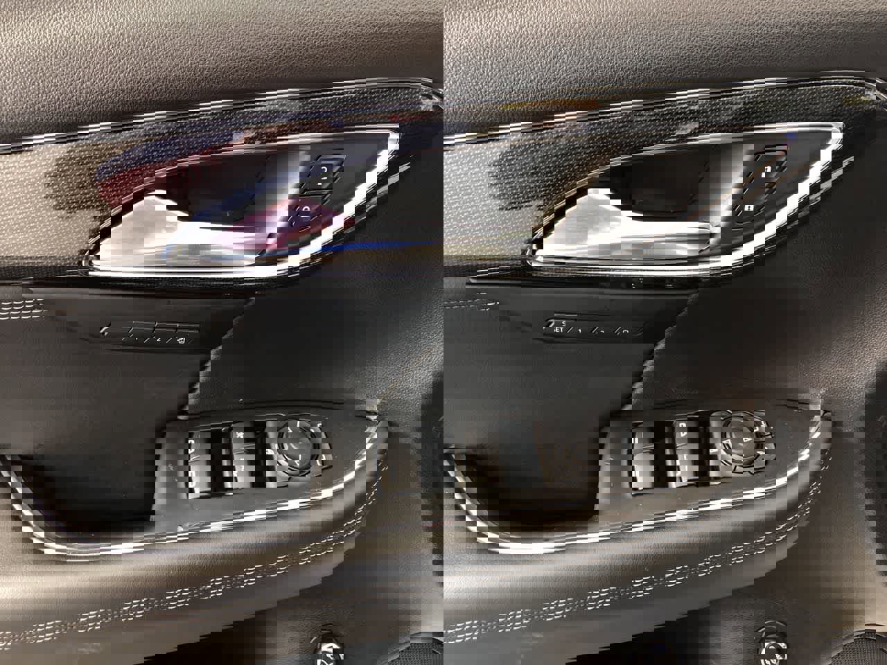 Used 2023 Buick Envision Essence image 11