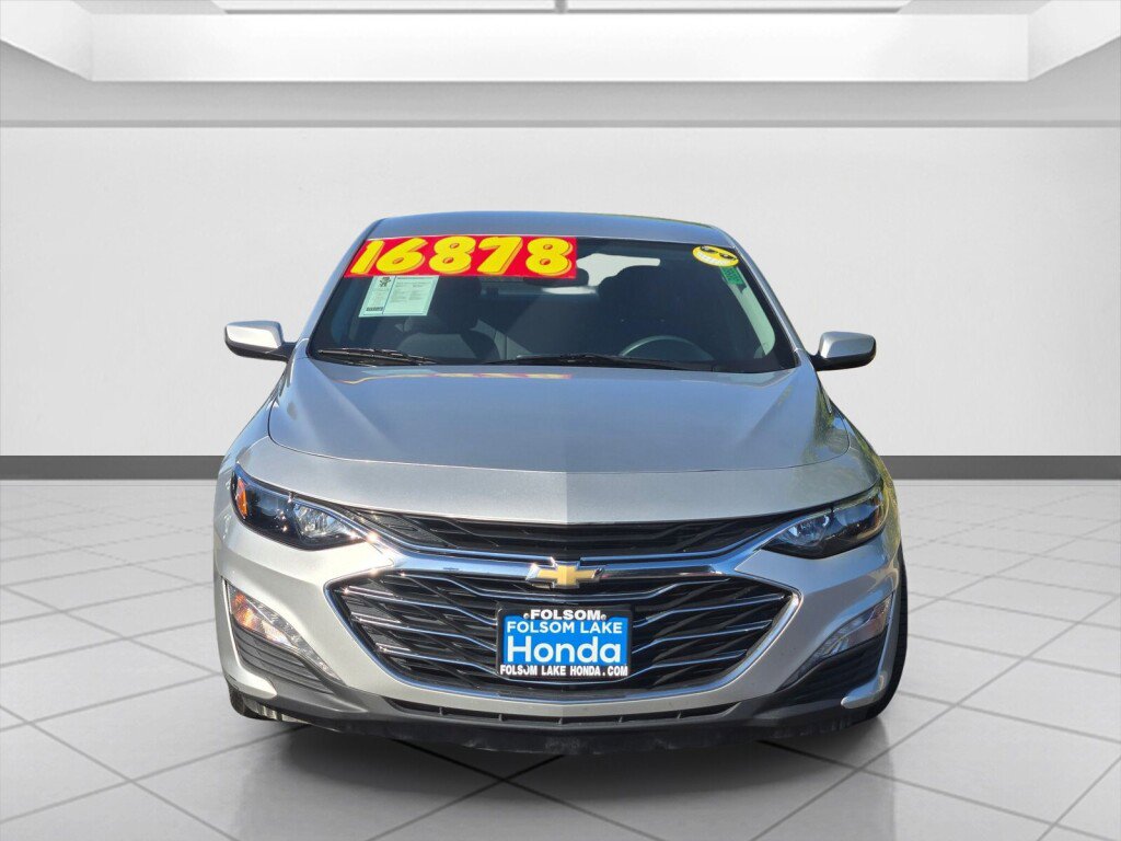 Used 2022 Chevrolet Malibu LT image 2