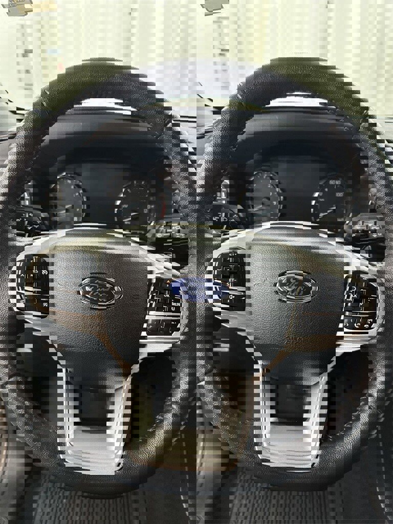 Used 2021 Ford Explorer XLT w/ Equipment Group 202A image 15