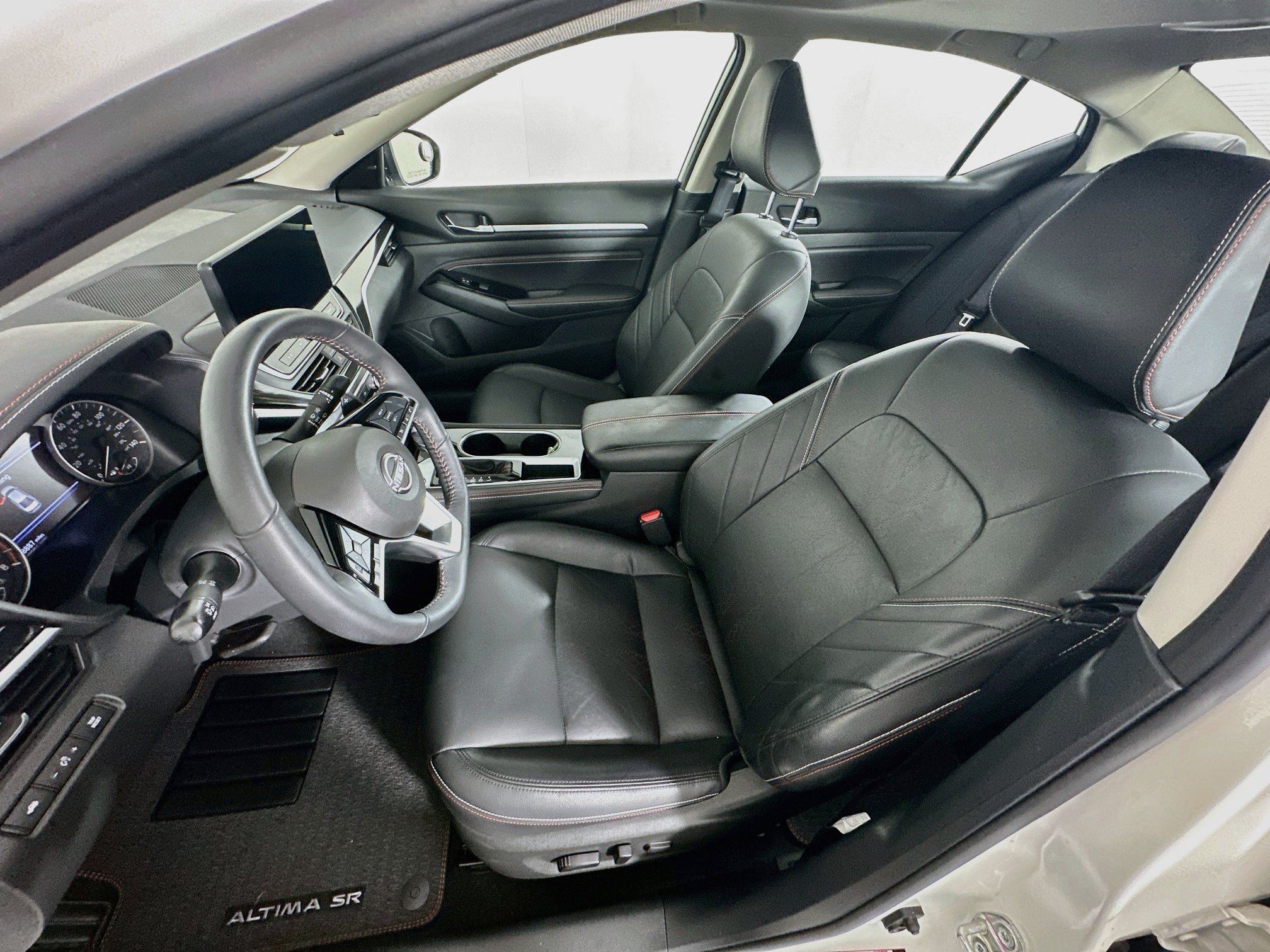 Used 2023 Nissan Altima 2.5 SR w/ SR Premium Package FWD image 13