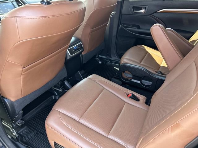 Used 2017 Toyota Highlander Limited image 20