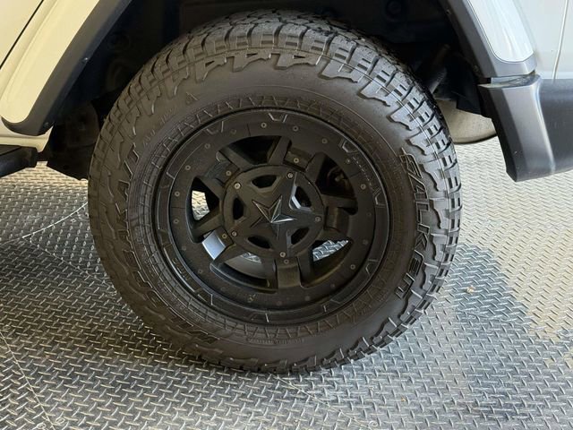 Used 2020 Jeep Wrangler Unlimited Sahara w/ Cold Weather Group AWD/4WD image 13