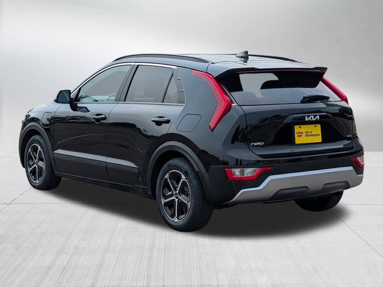 Certified 2024 Kia Niro EX w/ EX Cold Weather Package FWD image 3