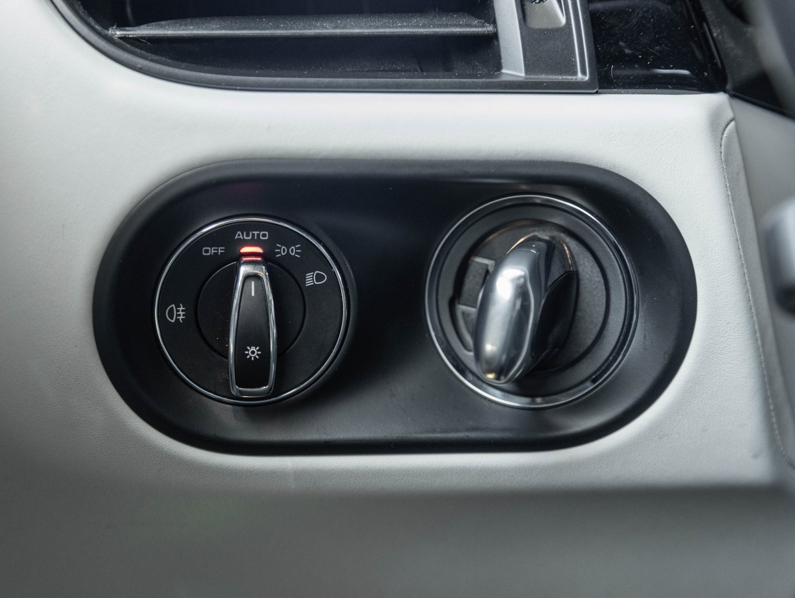 Used 2024 Porsche Macan Turbo image 17