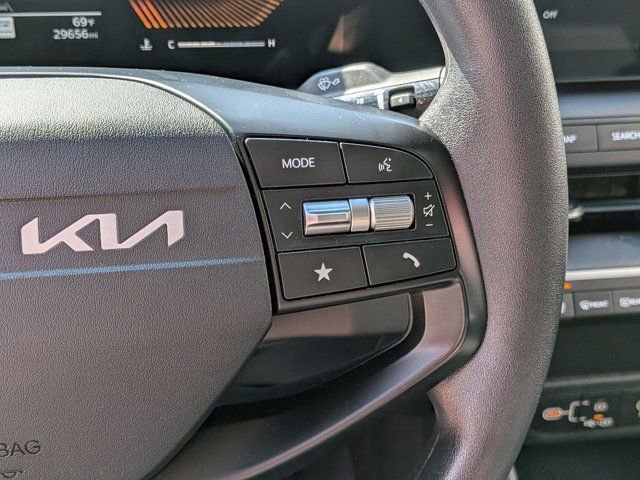 Used 2025 Kia K4 LXS image 22