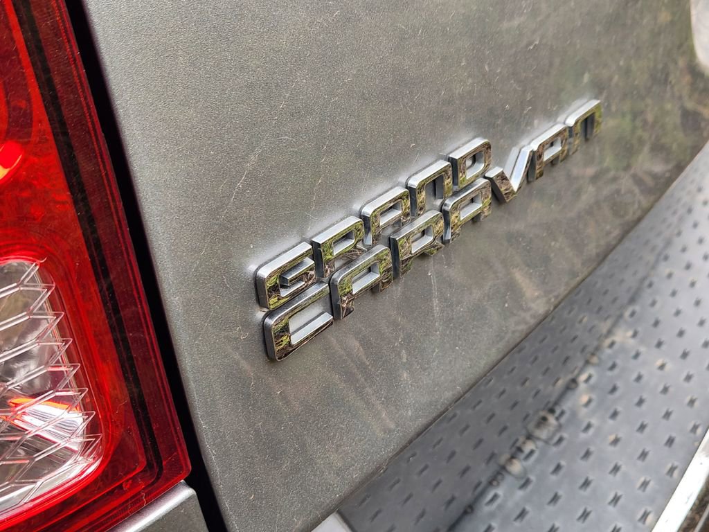 Used 2018 Dodge Grand Caravan SE w/ UConnect Hands-Free Group image 6