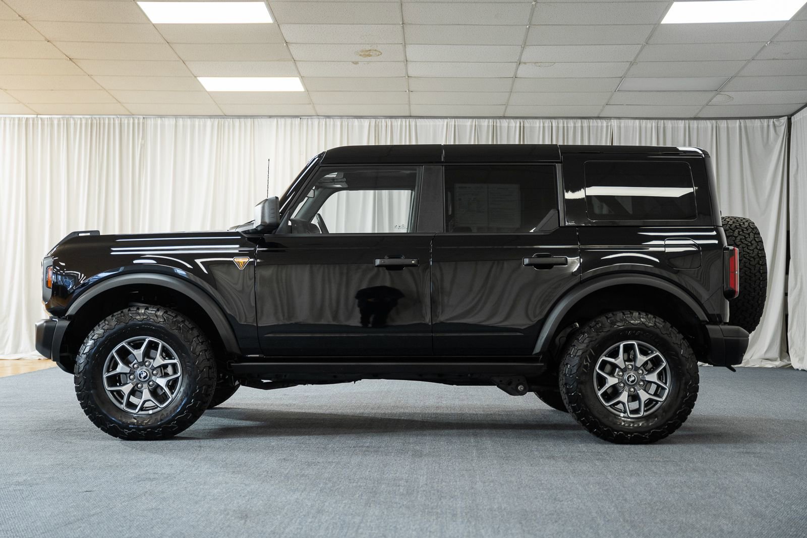 Certified 2025 Ford Bronco Badlands image 5