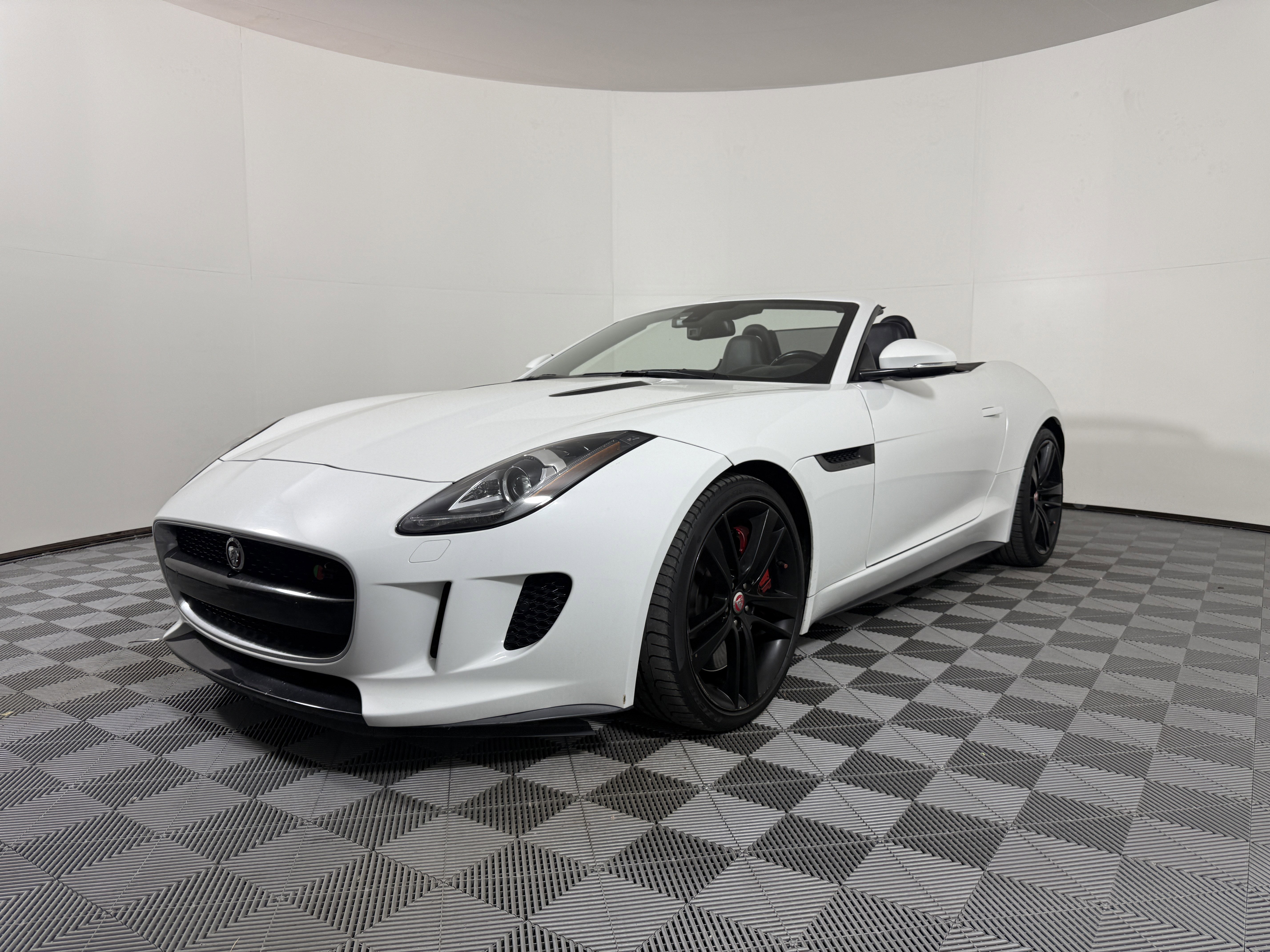 Used 2015 Jaguar F-TYPE S image 1