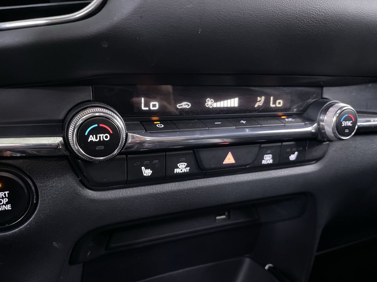 Used 2020 MAZDA CX-30 AWD w/ Premium Package image 16
