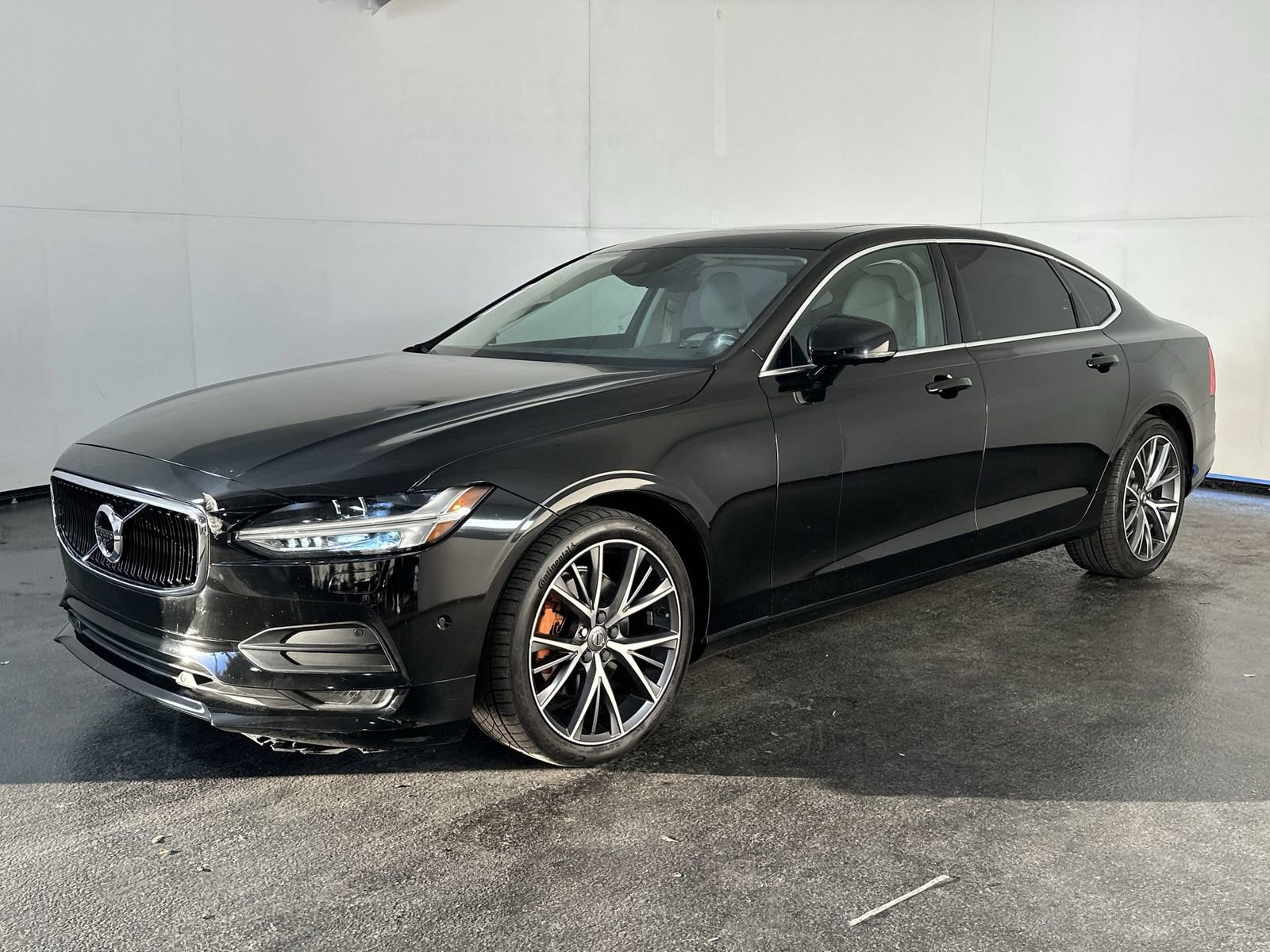 Used 2018 Volvo S90 T5 Momentum w/ Convenience Package image 4