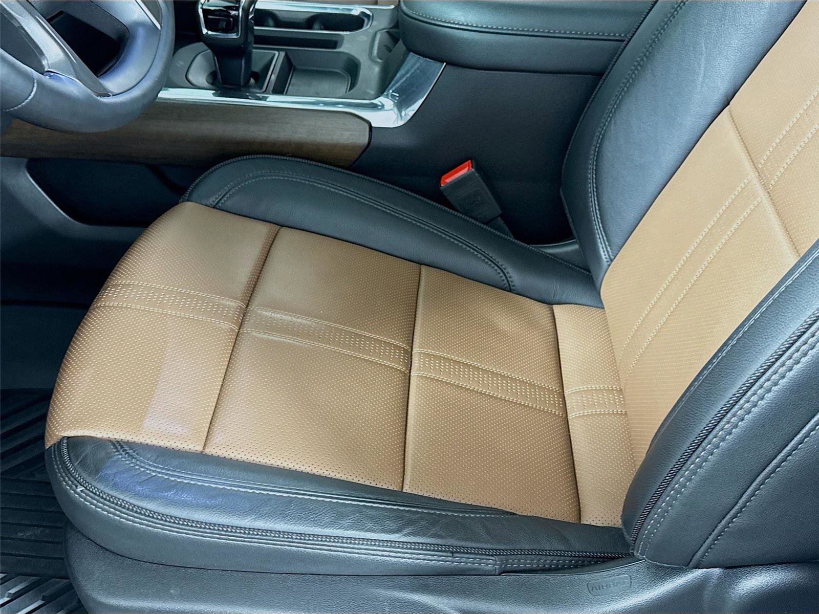 Used 2025 Chevrolet Silverado 1500 High Country w/ Technology Package image 14