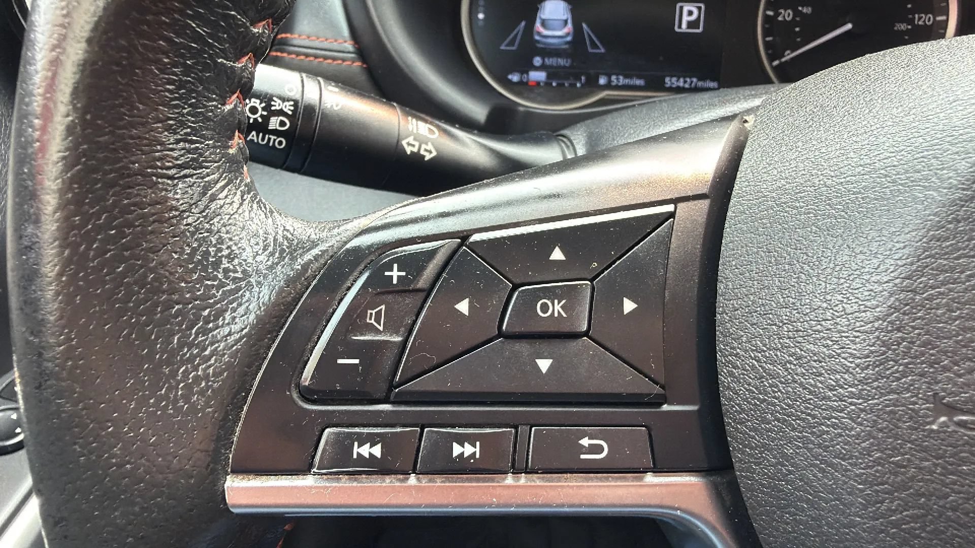 Used 2020 Nissan Kicks SR w/ SR Premium Package FWD image 12