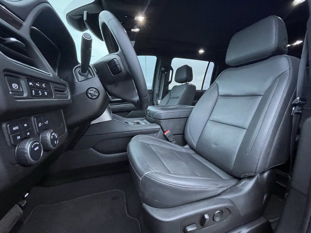Used 2023 Chevrolet Suburban Z71 w/ Luxury Package image 21