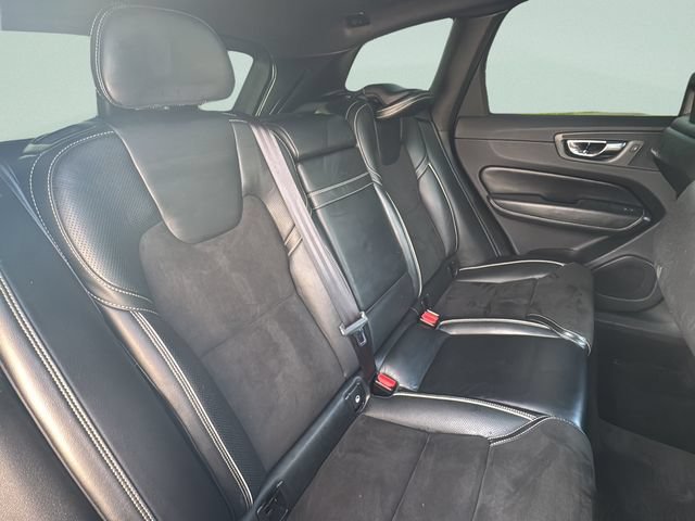 Used 2018 Volvo XC60 T5 R-Design w/ Convenience Package AWD/4WD image 18
