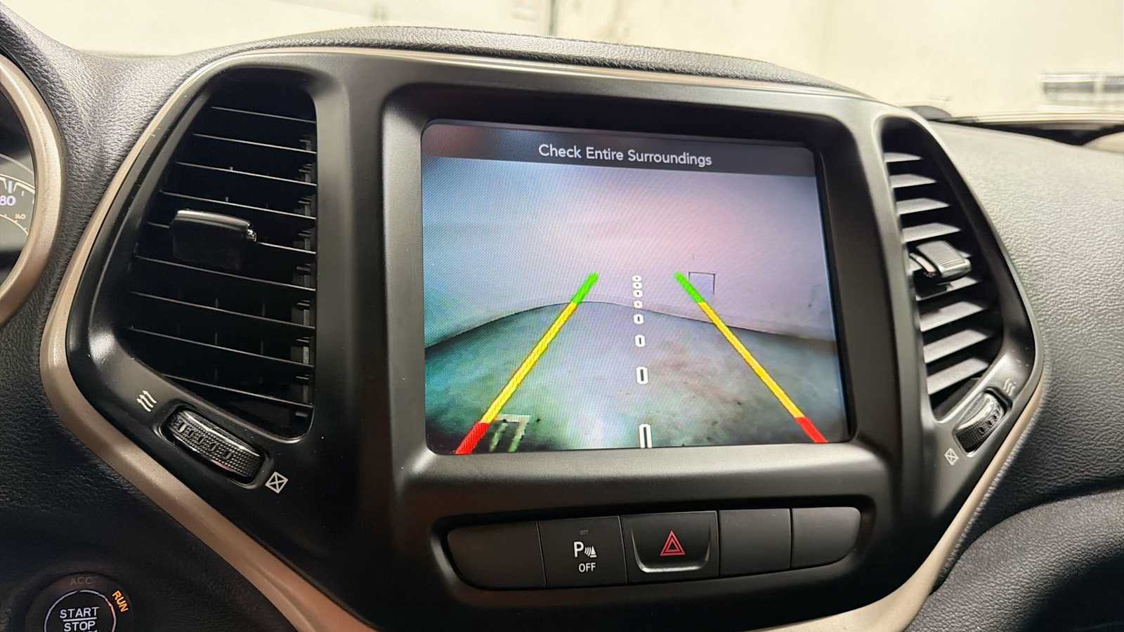 Used 2015 Jeep Cherokee Limited AWD/4WD image 19