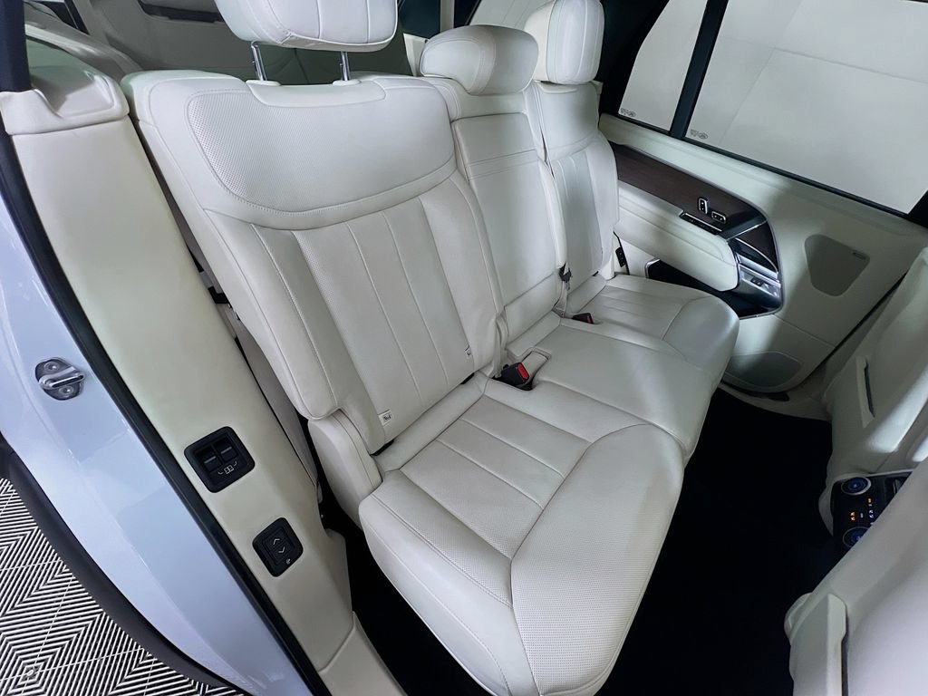 Used 2023 Land Rover Range Rover Long Wheelbase SE AWD/4WD image 30