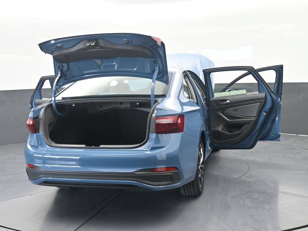 Used 2025 Volkswagen Jetta SE FWD image 71