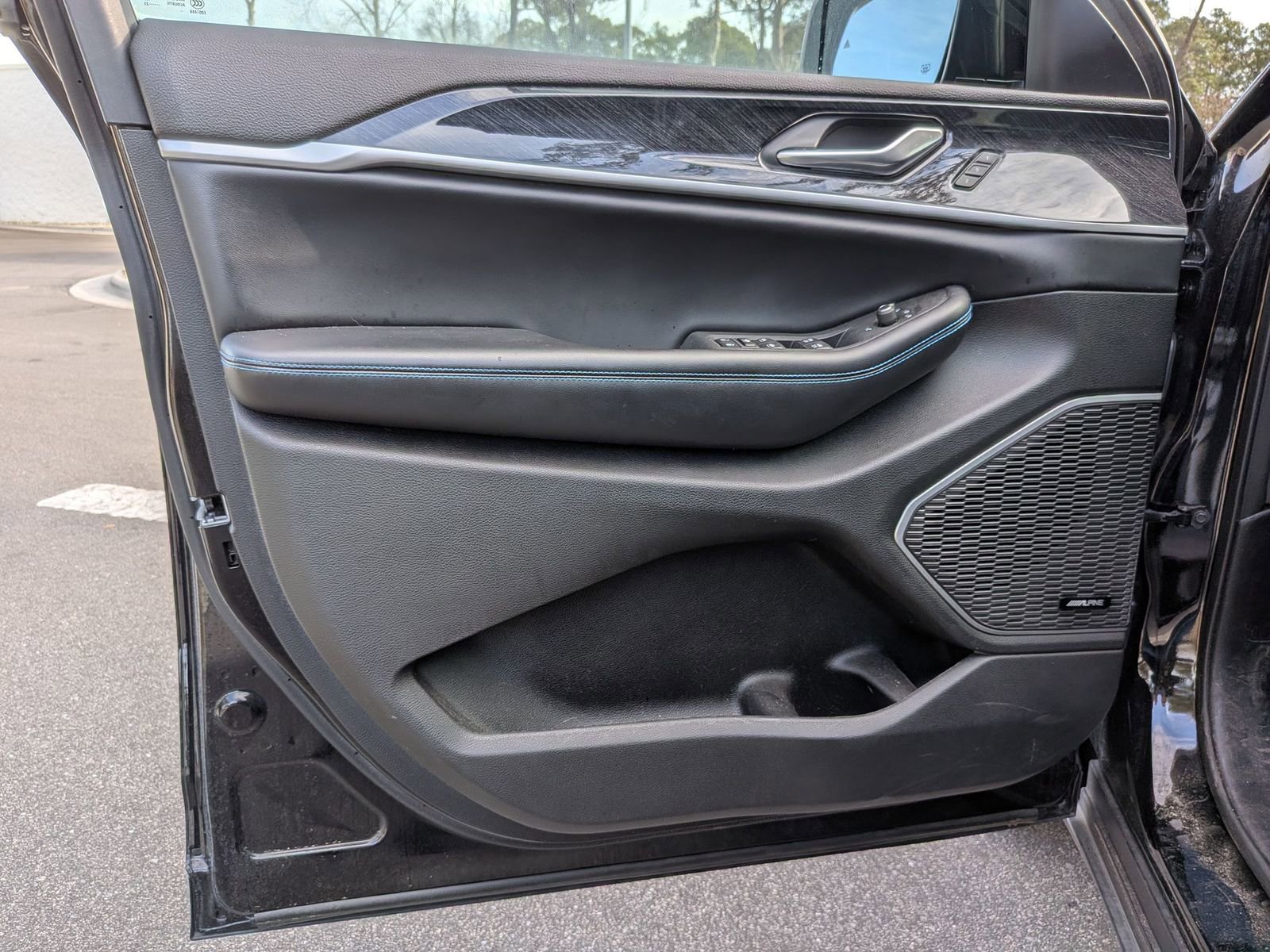 Used 2023 Jeep Grand Cherokee Trailhawk image 11