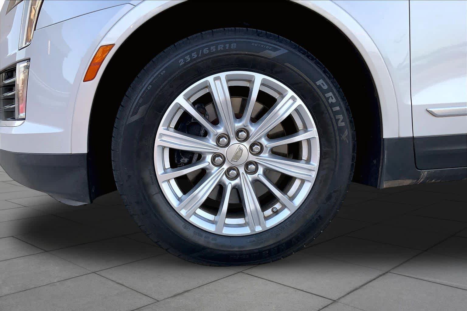 Used 2017 Cadillac XT5 FWD image 11