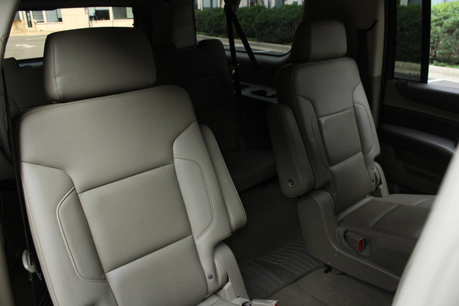 Used 2019 Chevrolet Suburban Premier AWD/4WD image 23