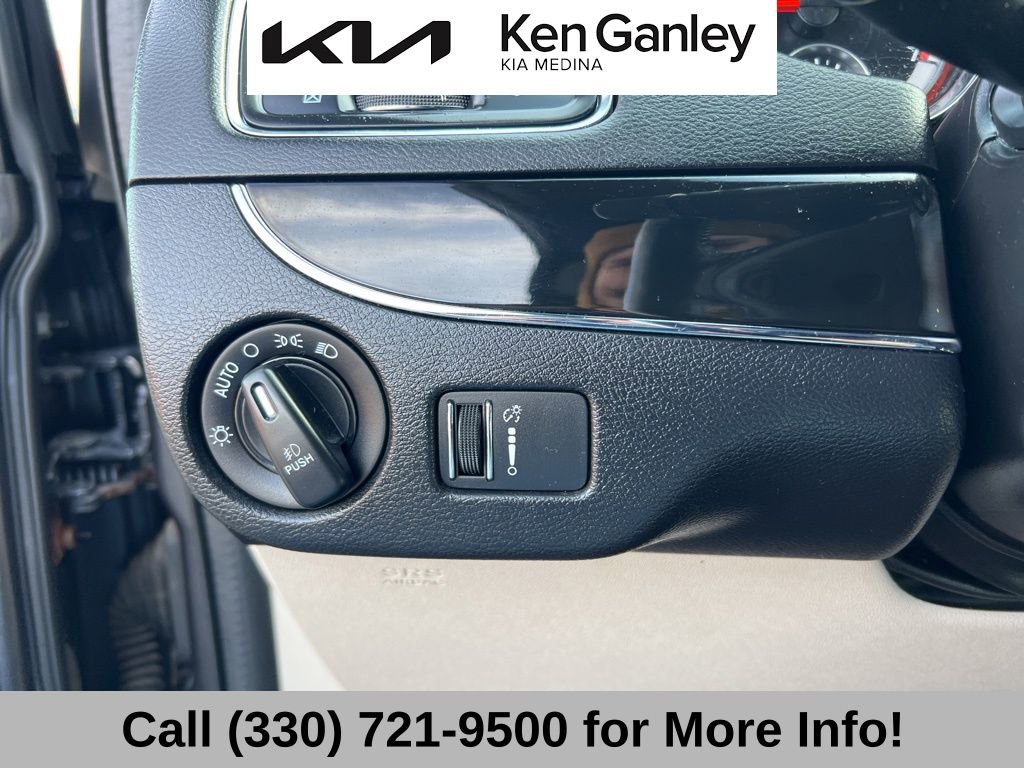 Used 2020 Dodge Grand Caravan SXT image 29
