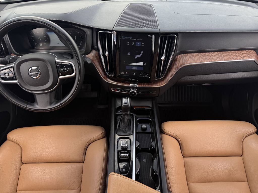 Used 2020 Volvo XC60 T5 Inscription image 12