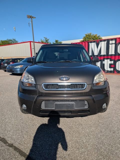 Used 2011 Kia Soul ! image 2