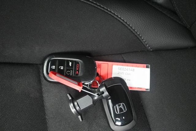 Used 2025 Honda Civic Sport image 9