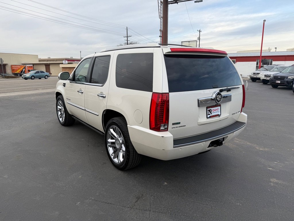 Used 2011 Cadillac Escalade Platinum AWD/4WD image 4