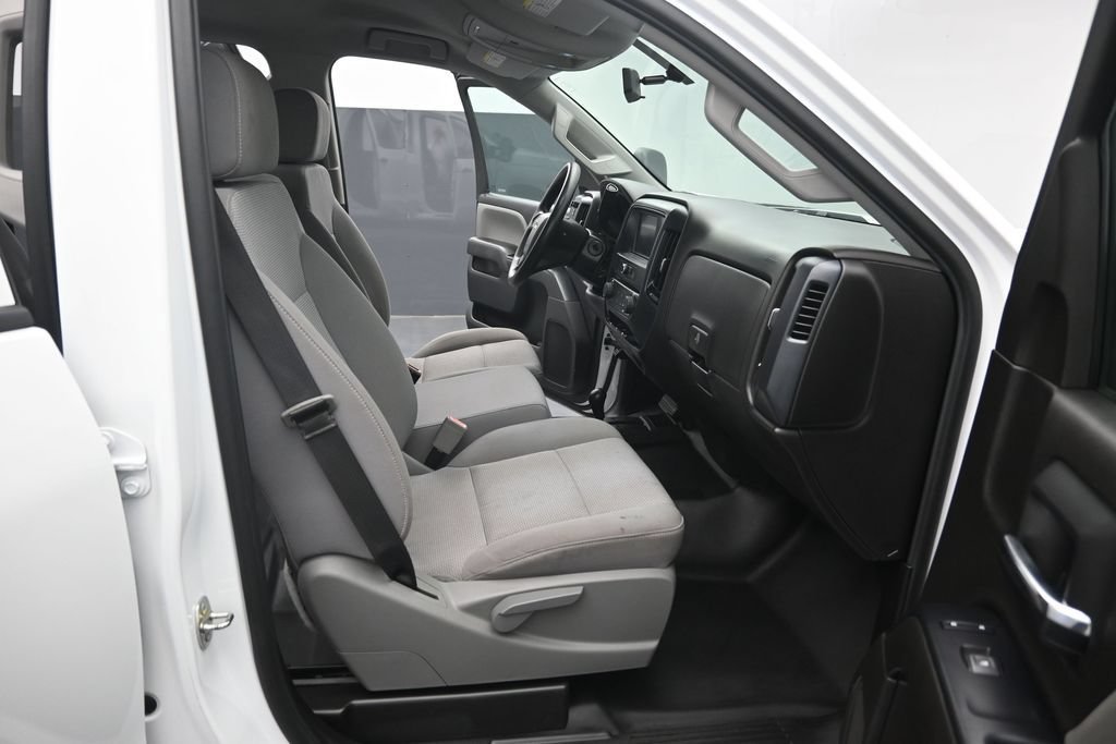 Used 2017 Chevrolet Silverado 3500 W/T AWD/4WD image 28