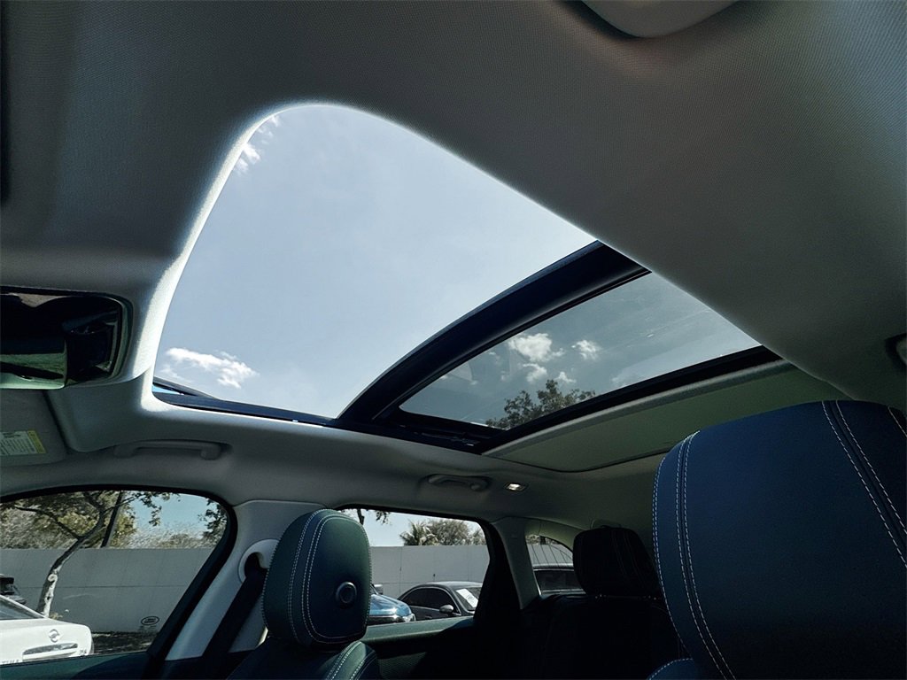 Used 2019 Land Rover Range Rover Velar image 21