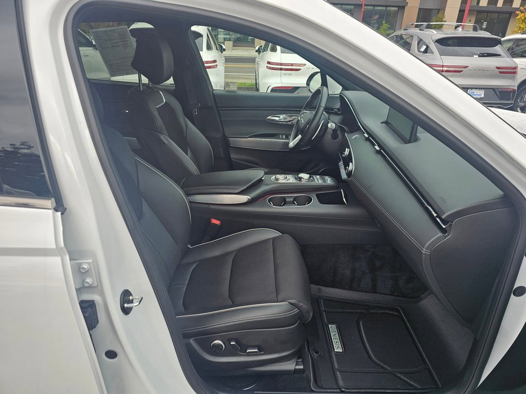 Certified 2025 Genesis GV70 3.5T Sport image 29