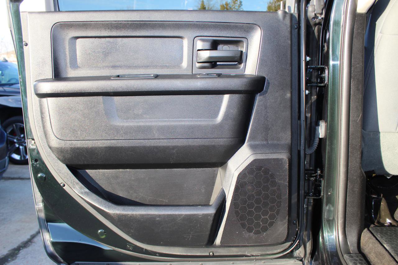 Used 2017 RAM 2500 Tradesman w/ Chrome Appearance Group AWD/4WD image 11