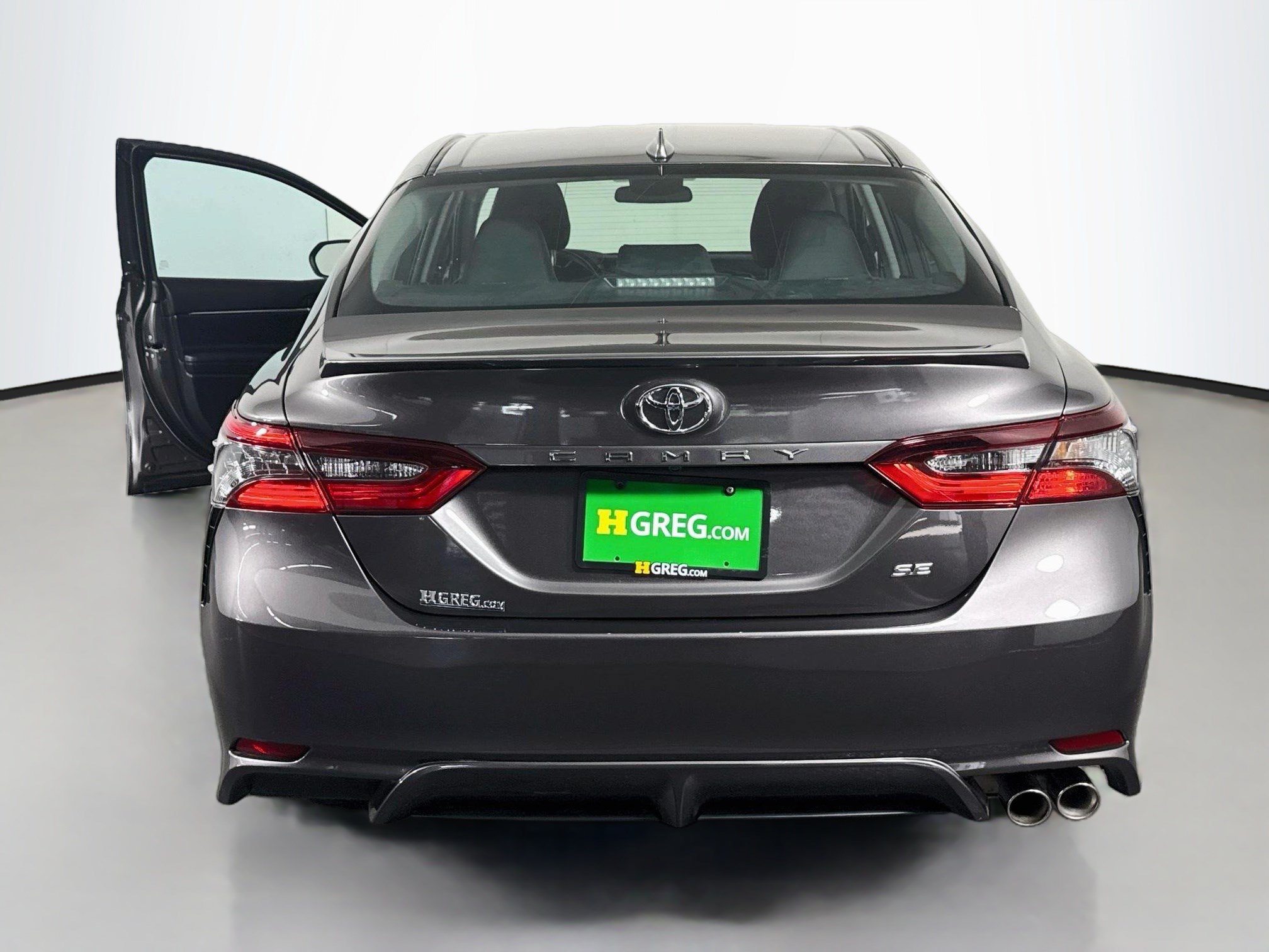 Used 2024 Toyota Camry SE FWD image 8