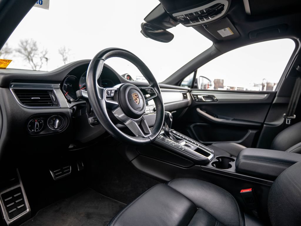 Used 2017 Porsche Macan S AWD/4WD image 4