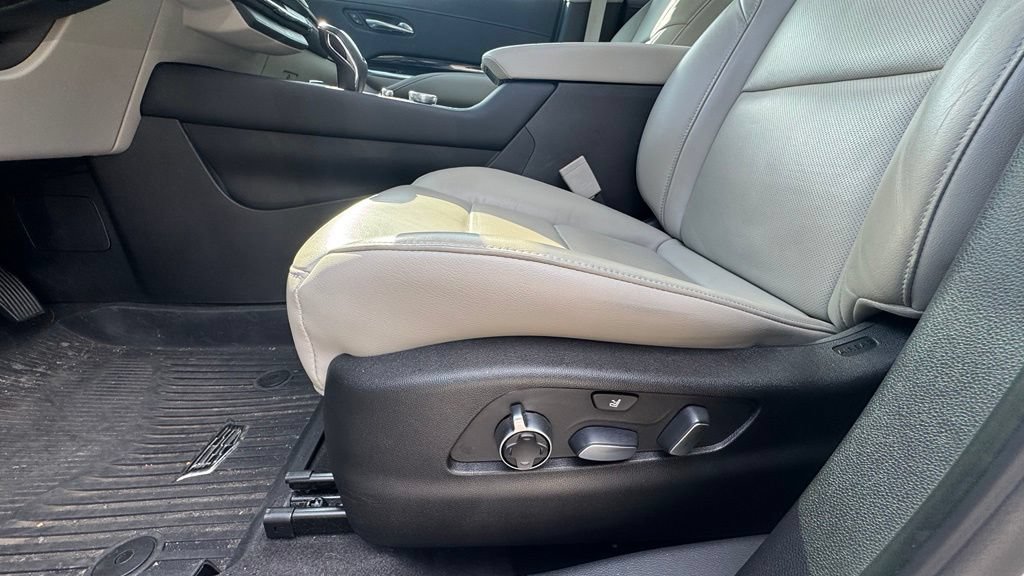 Used 2019 Cadillac XT4 Premium Luxury w/ Driver Assist Package AWD/4WD image 21