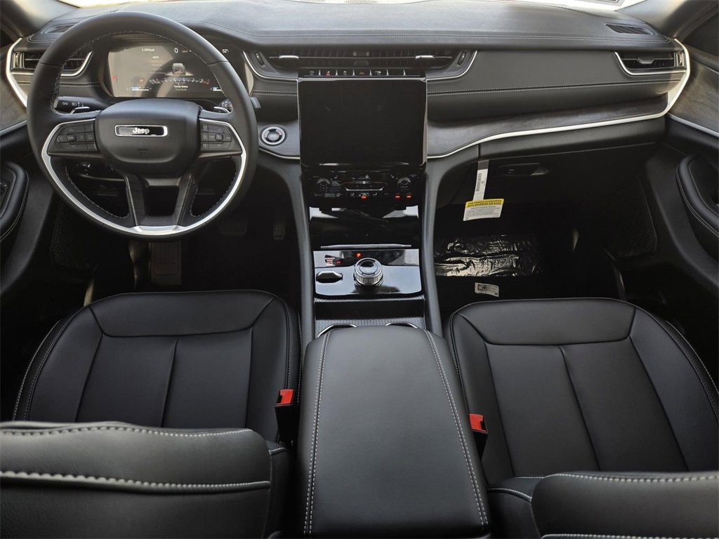 New 2025 Jeep Grand Cherokee Limited w/ Black Appearance Package image 14