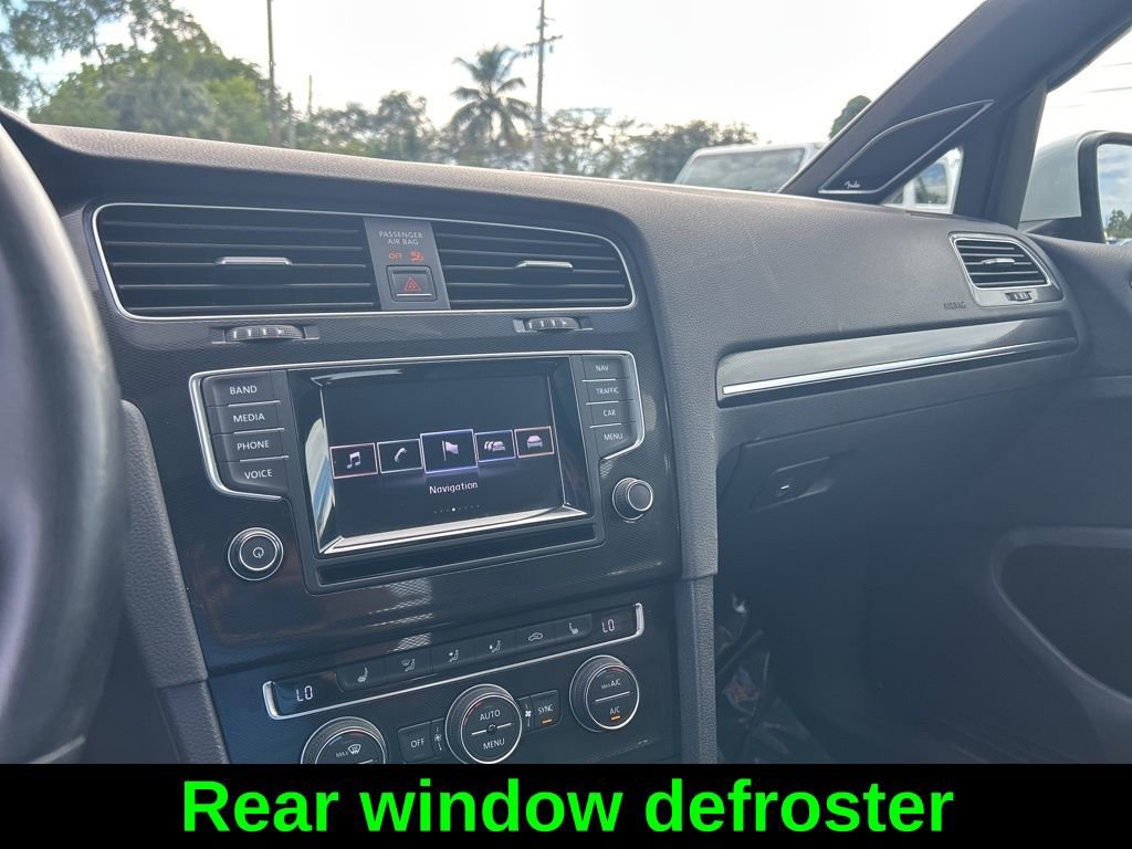 Used 2015 Volkswagen Golf 4-Door image 12