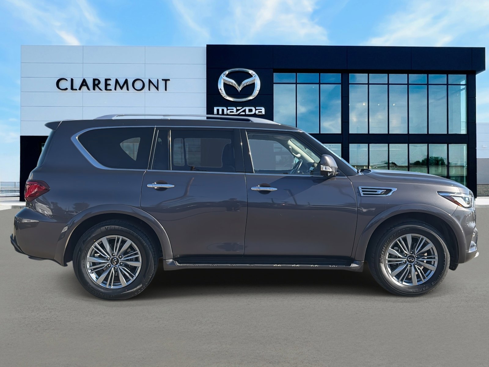Used 2024 INFINITI QX80 Luxe image 4