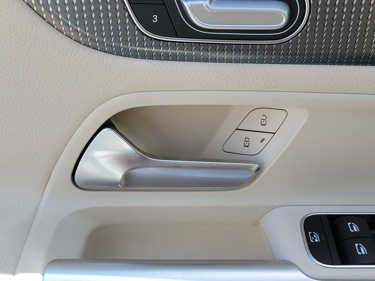Certified 2022 Mercedes-Benz GLB 250 image 26
